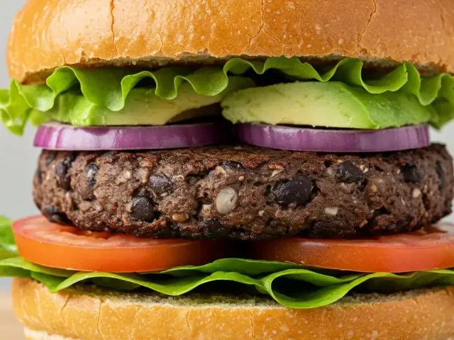 Burgeri cu fasole neagră și fulgi de ovăz